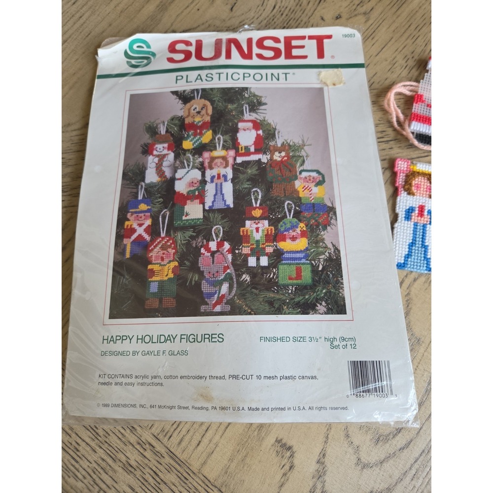 Sunset Plastic Point  Happy Holiday Figures Complete Kit 1989 Christmas Vintage